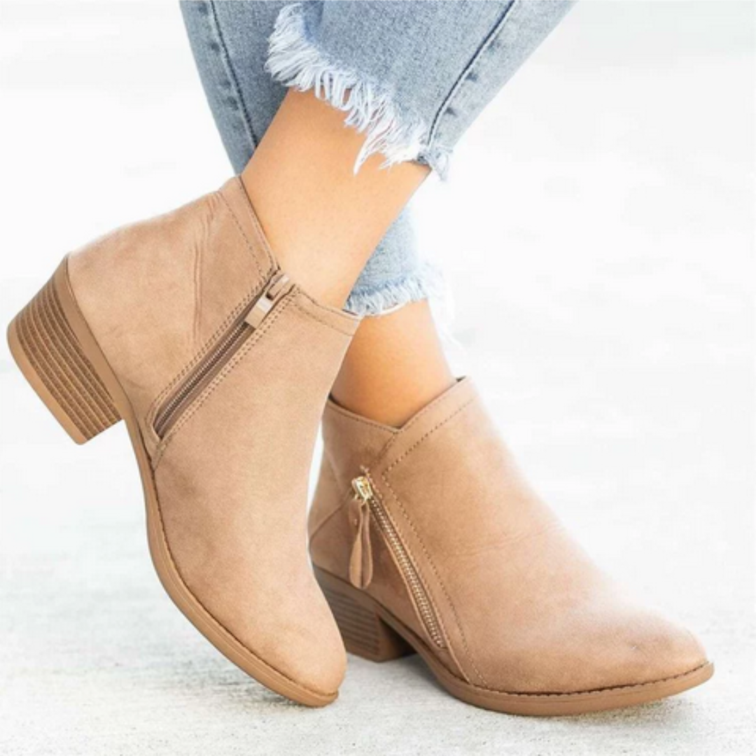 AILA - EVERYDAY CHIC ANKLE BOOT