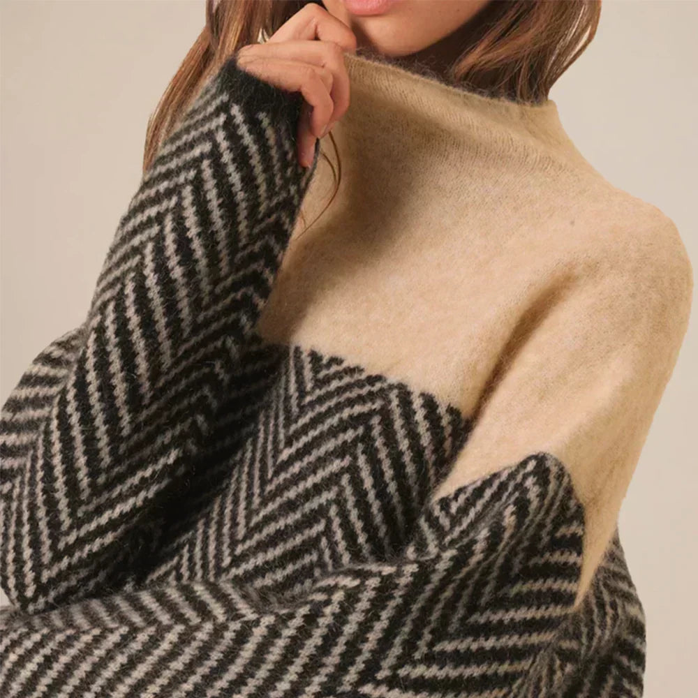 COURTNEY – HIGH-NECK PATTERNED SWEATER