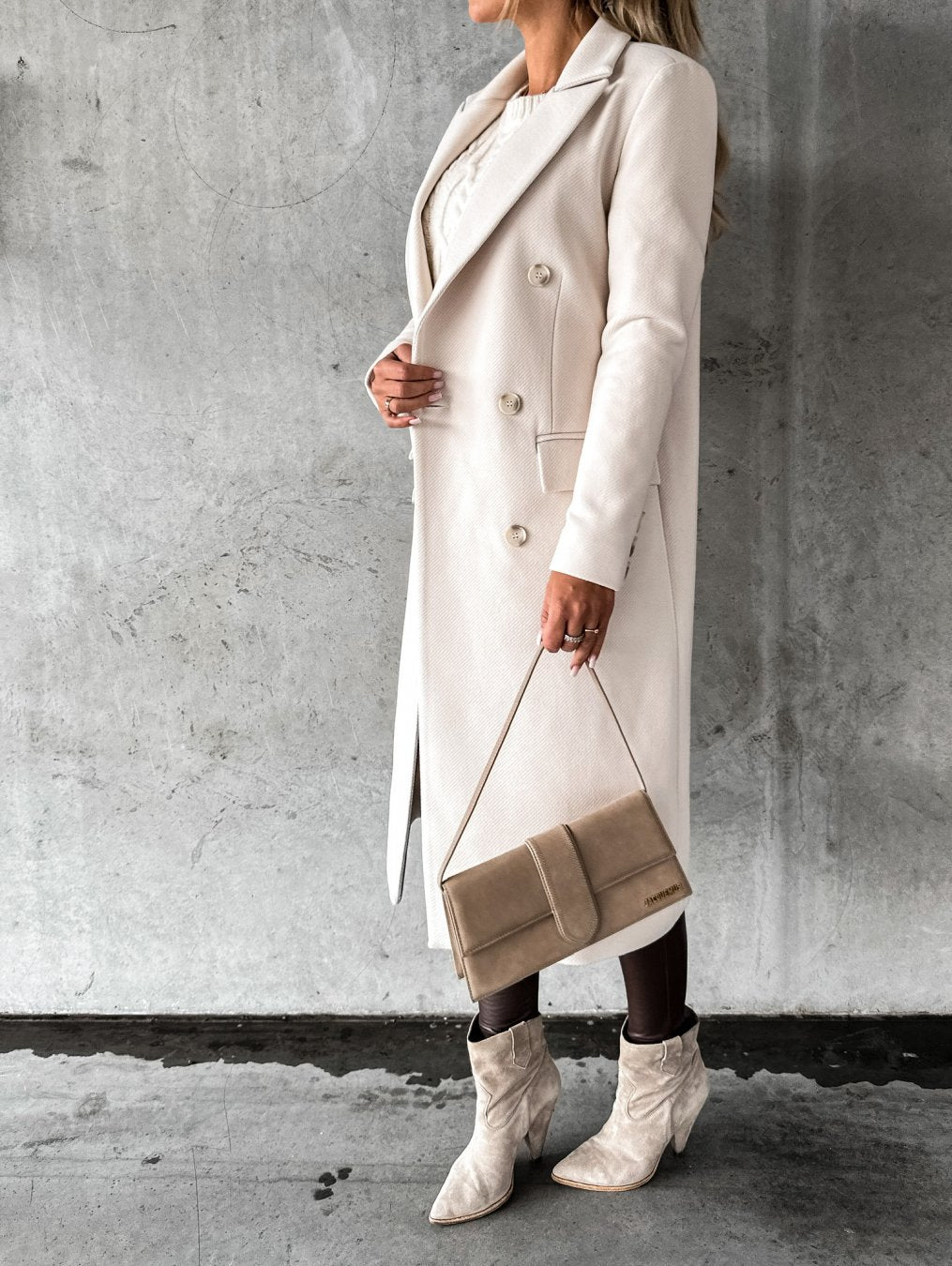 HAZEL – SOPHISTICATED DOUBLE-BREASTED COAT