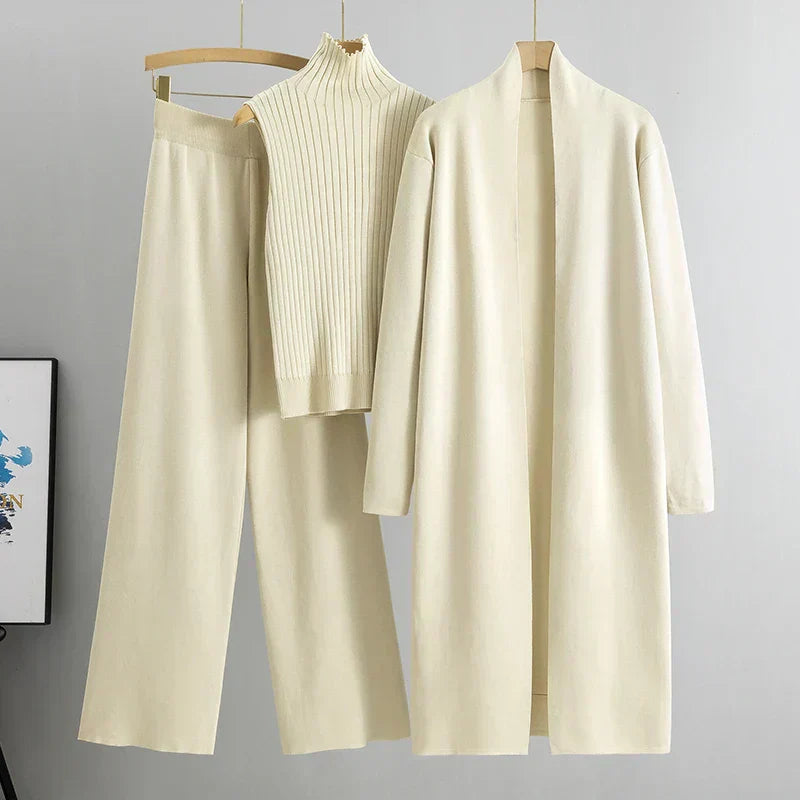 BROOKE – MINIMALIST ELEGANCE THREE-PIECE SET