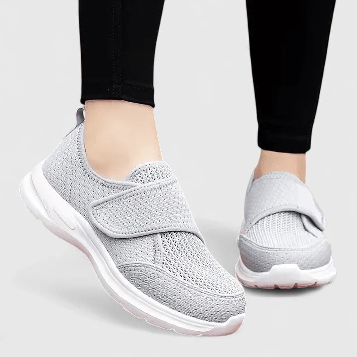 AVERY - SLEEK PERFORMANCE SNEAKER