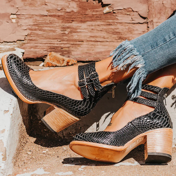 DELANEY – VINTAGE STRAP BLOCK HEELS