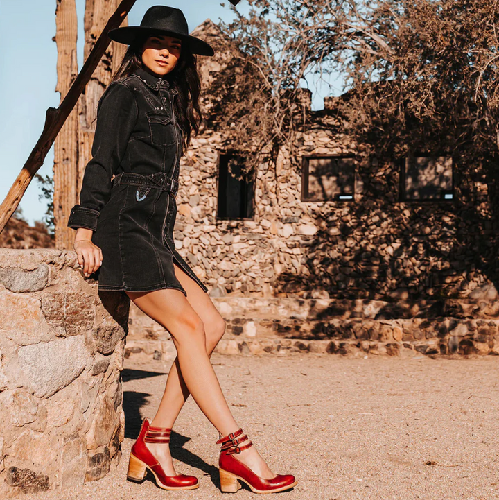DELANEY – VINTAGE STRAP BLOCK HEELS