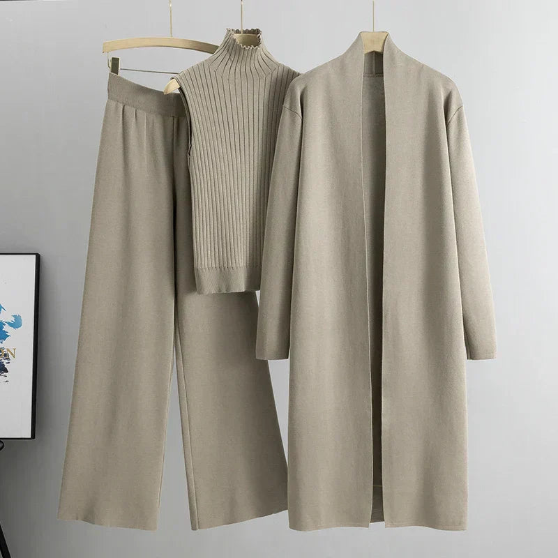 BROOKE – MINIMALIST ELEGANCE THREE-PIECE SET