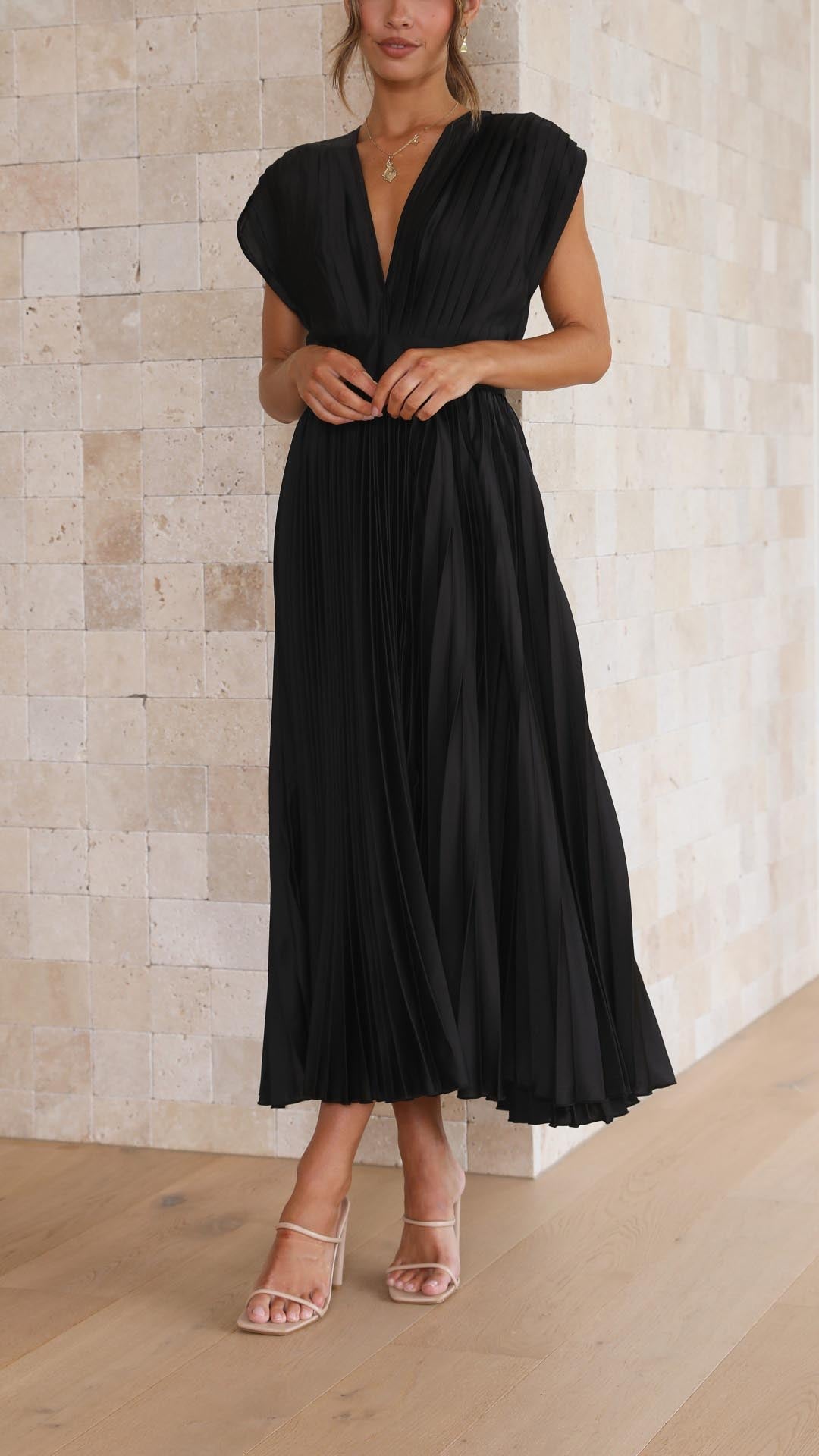 SERENA – ELEGANT PLEATED MAXI DRESS