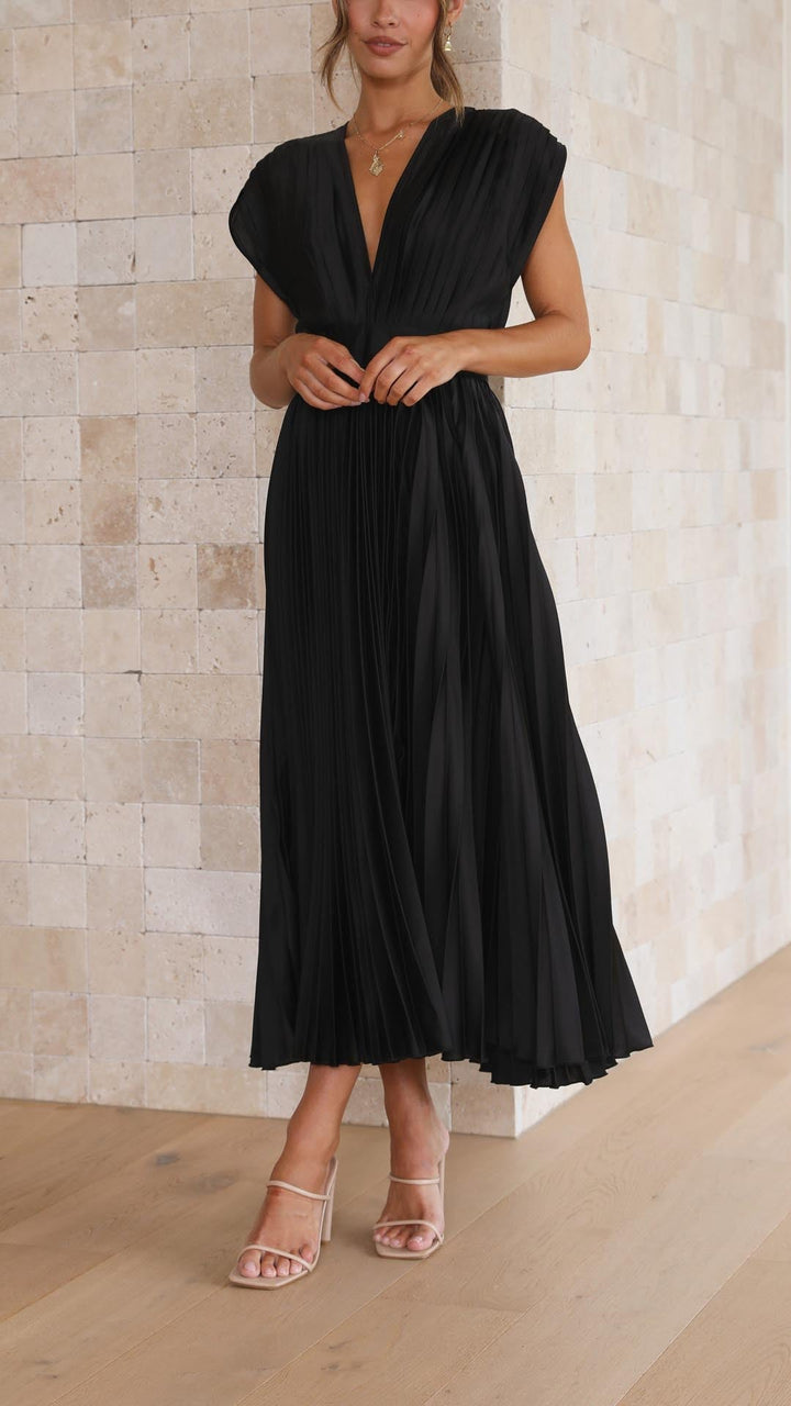 SERENA – ELEGANT PLEATED MAXI DRESS