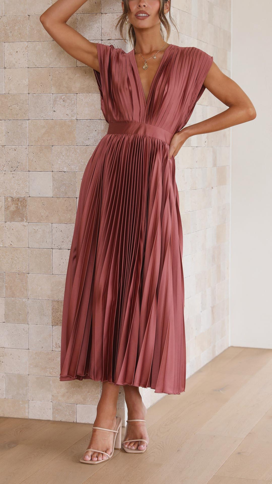 SERENA – ELEGANT PLEATED MAXI DRESS