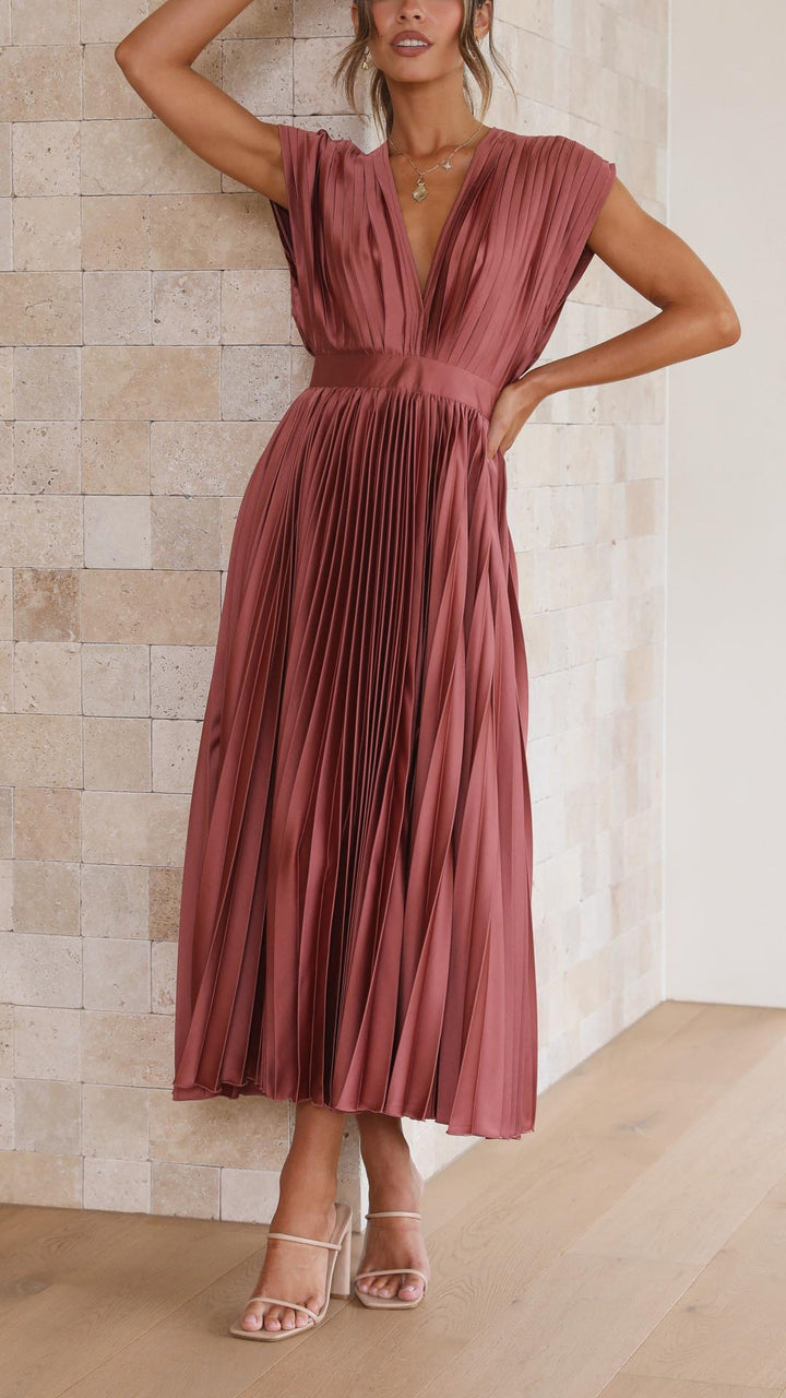 SERENA – ELEGANT PLEATED MAXI DRESS