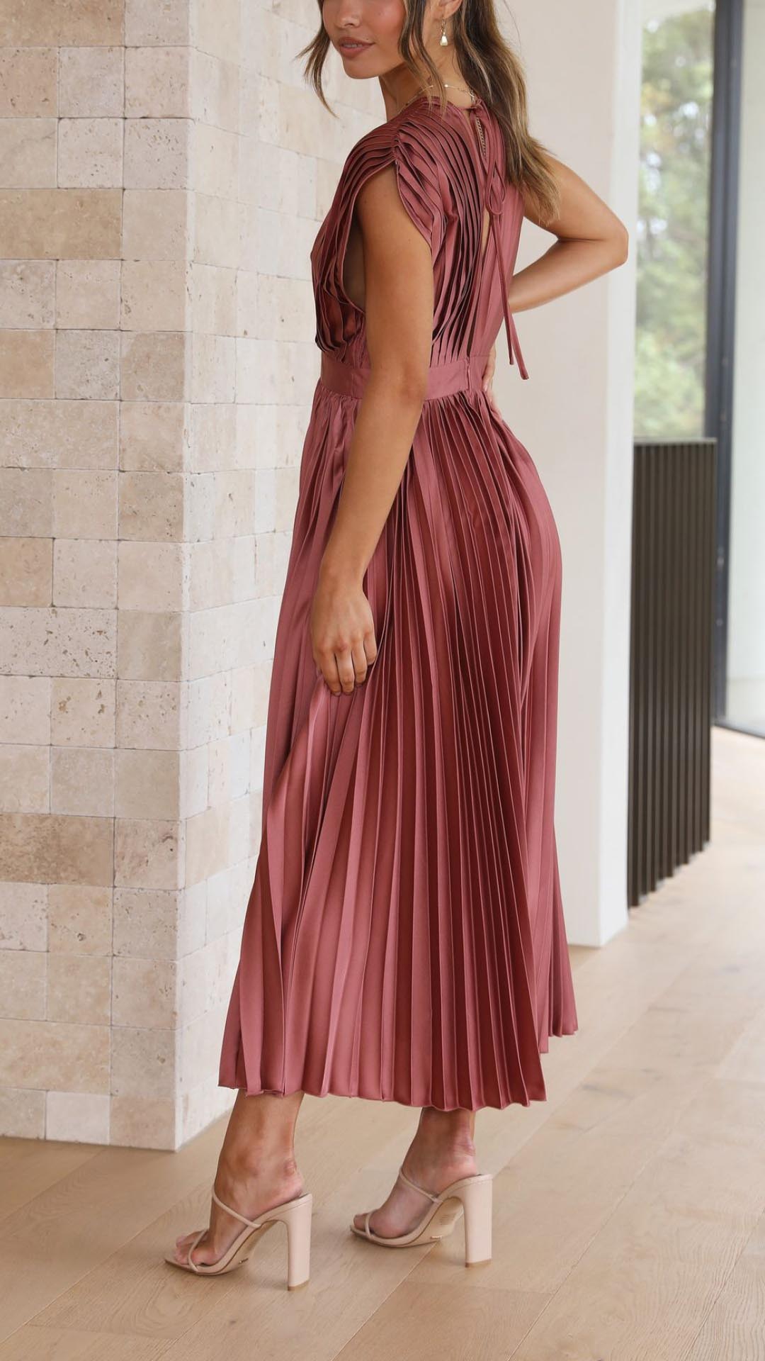 SERENA – ELEGANT PLEATED MAXI DRESS