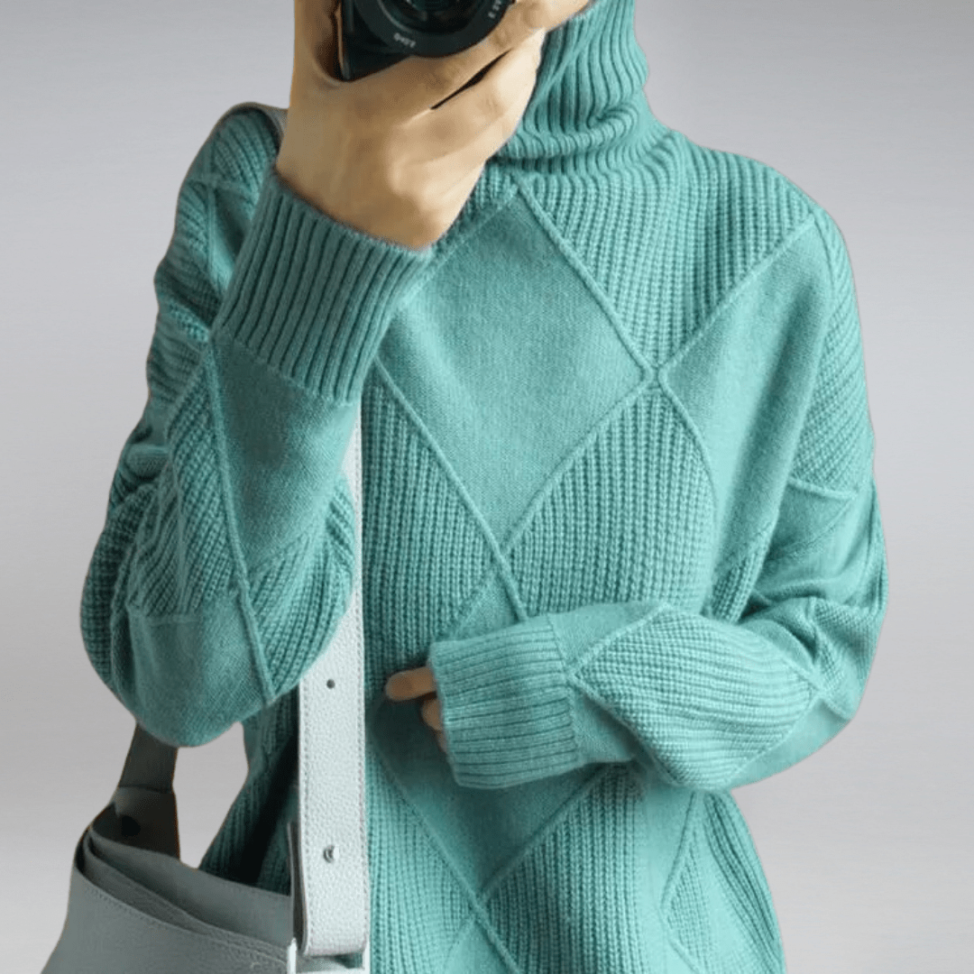 ANNIKA – ELEGANT TURTLENECK SWEATER